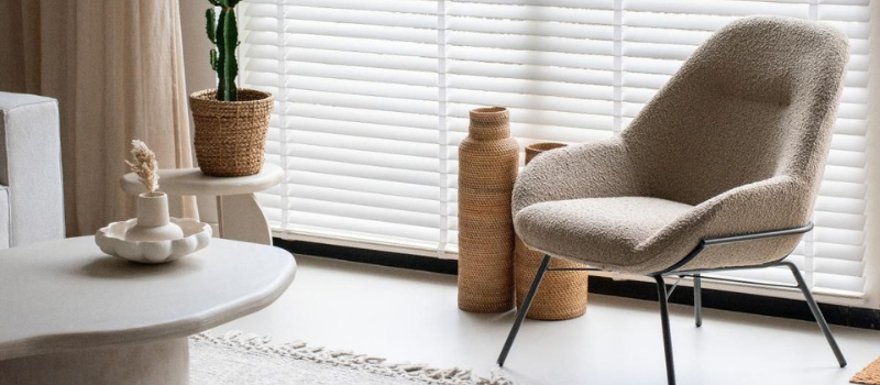 Beige fauteuils