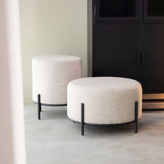 Troy poef op poten L 46x46x41cm boucle