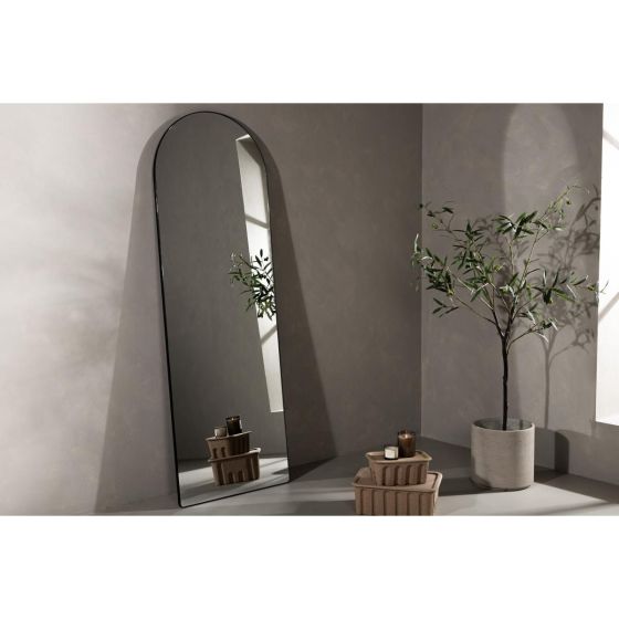 Cecilia spiegel gebogen - 66 x 193 cm - zwart