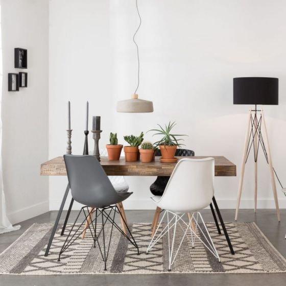 Suri eettafel