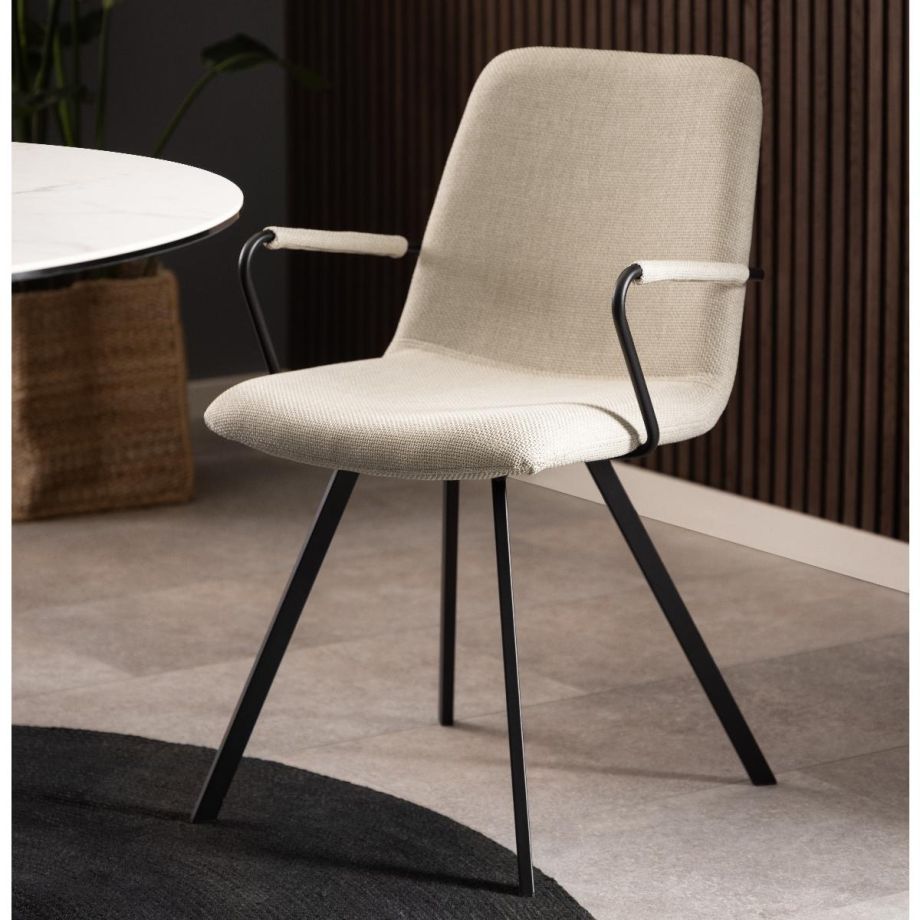 Nøra Roan armstoel | zwart metaal onderstel | stof Basel