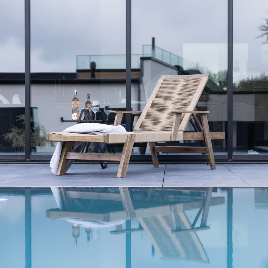 Svea Nour ligbed - acaciahout