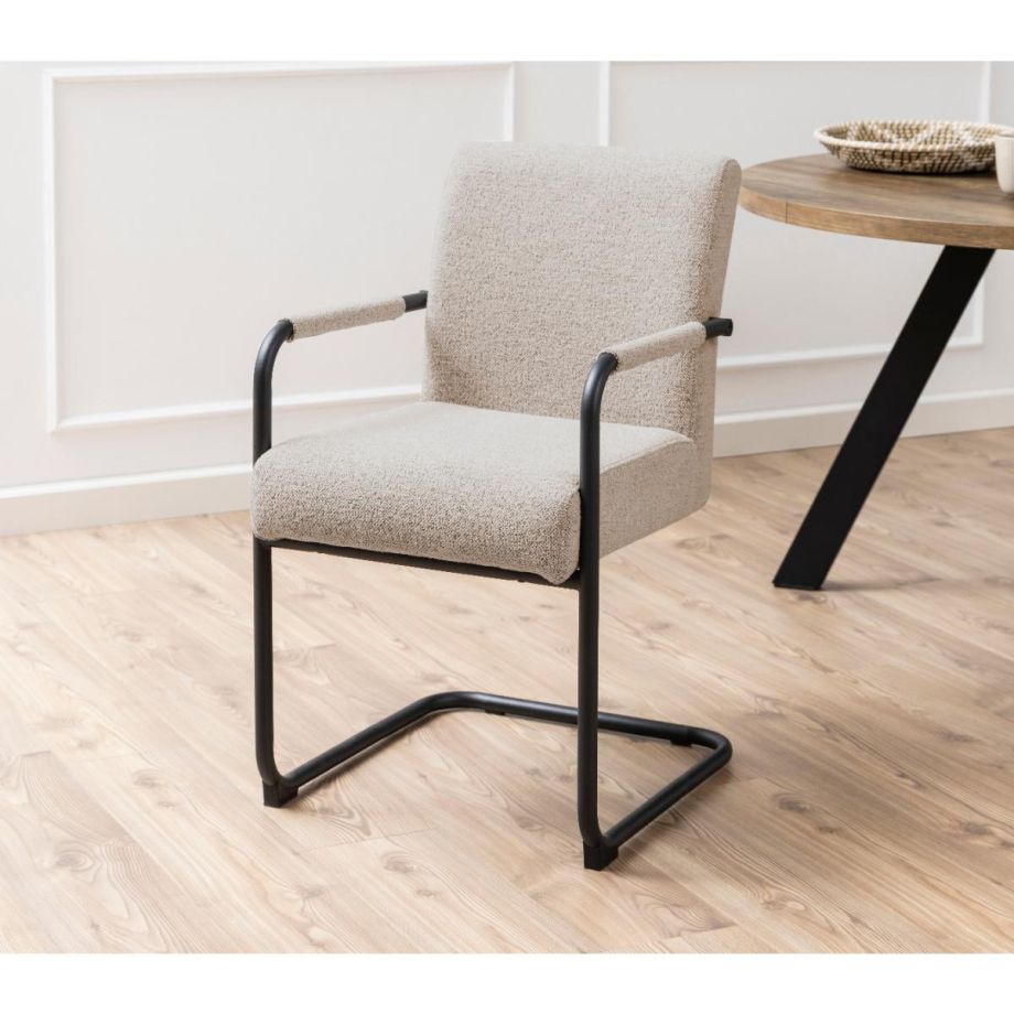 Bjorn armstoel | zwart metaal onderstel | stof Monza - beige