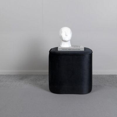 Svea Arlo poef - velvet - zwart