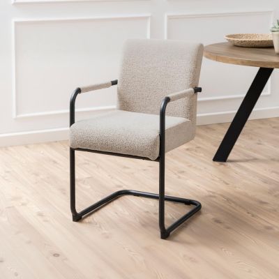 Nøra Bjorn armstoel | zwart metaal onderstel | stof Monza - beige