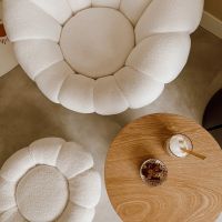 DS4U Olivia fauteuil teddy wit (incl. hocker) - Showroommodel