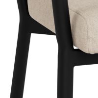 Nøra Lievy armstoel | zwart metaal onderstel | stof Apia - zand