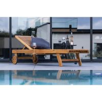 Svea Cemre ligbed op wielen - acaciahout - naturel