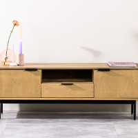 Kapur tv-meubel 140 cm mango naturel van het woonmerk Vurna