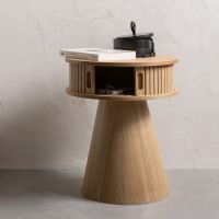 Karri nachtkastje rond hout - naturel