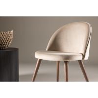 Svea Zako eetkamerstoel - met naturel poot - velvet - beige