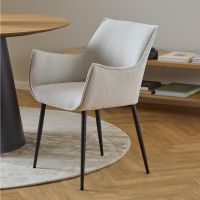 Arvid armstoel | zwart metaal onderstel | stof Apia