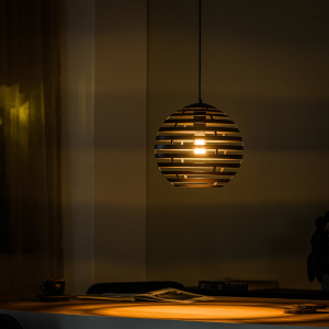 Josefien hanglamp zwart staal 30 cm van het woonmerk Vurna